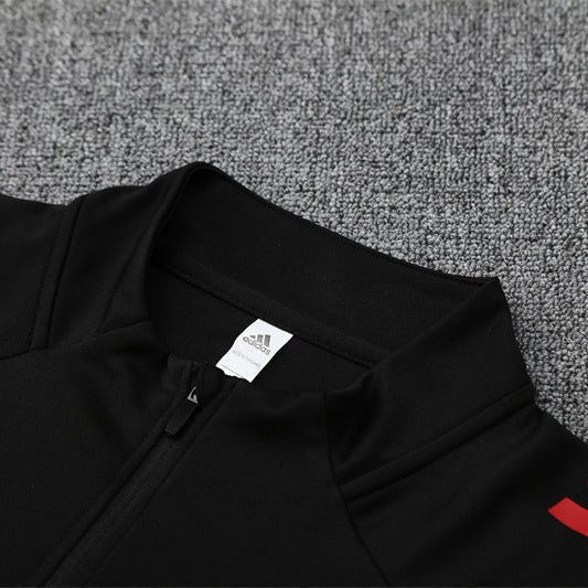 Strikers Club™ 2025/26 Liverpool Black Premium Football Tracksuit