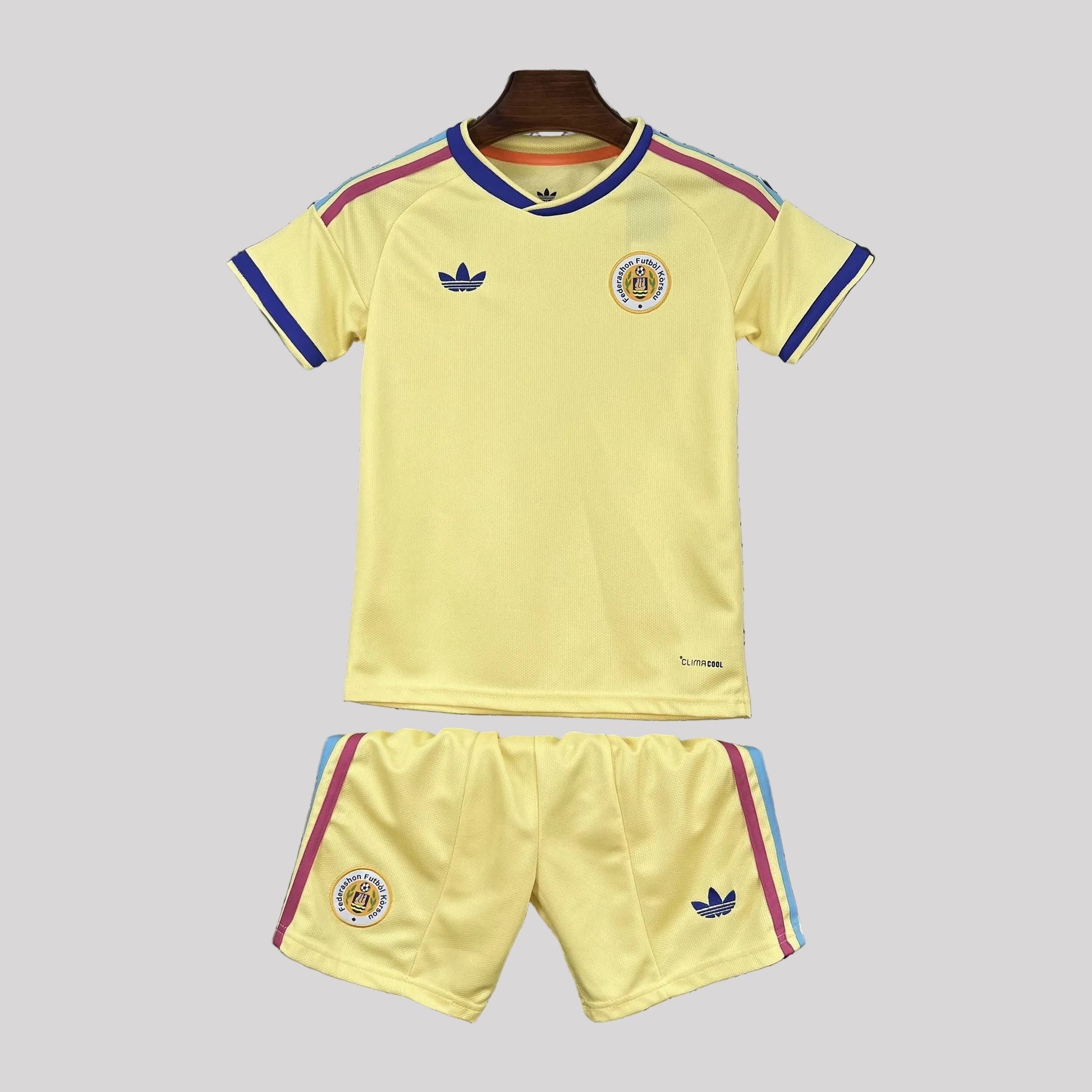 Strikers Club™ 2026 Curacao Away Kids Football Kit Set