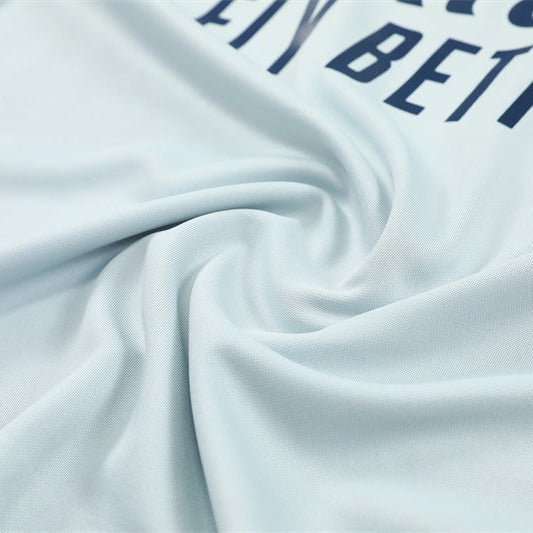 Strikers Club™ 2025/26 Arsenal White Premium Football Tracksuit