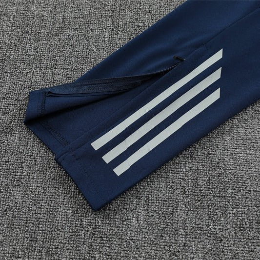 Strikers Club™ 2025/26 Arsenal White Premium Football Tracksuit