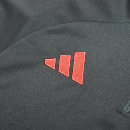 Strikers Club™ 2025/26 Bayern München Grey Premium Football Tracksuit