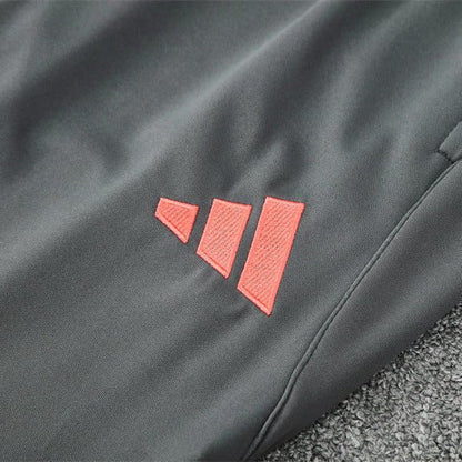 Strikers Club™ 2025/26 Bayern München Grey Premium Football Tracksuit