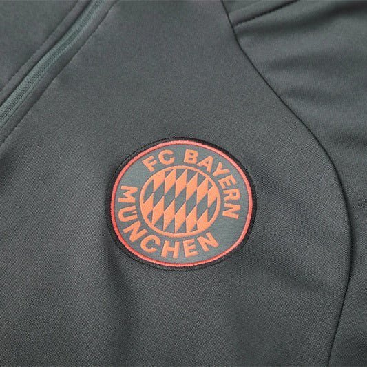 Strikers Club™ 2025/26 Bayern München Grey Premium Football Tracksuit