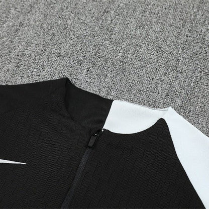 Strikers Club™ 2025/26 Chelsea Black Premium Football Tracksuit