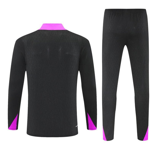 Strikers Club™ 2025/26 England Black Premium Football Tracksuit