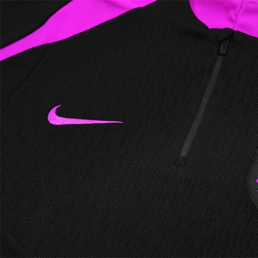 Strikers Club™ 2025/26 England Black Premium Football Tracksuit