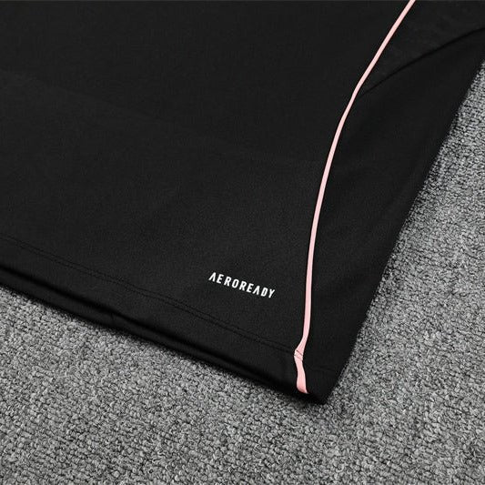 Strikers Club™ 2025/26 Juventus Black Premium Football Tracksuit