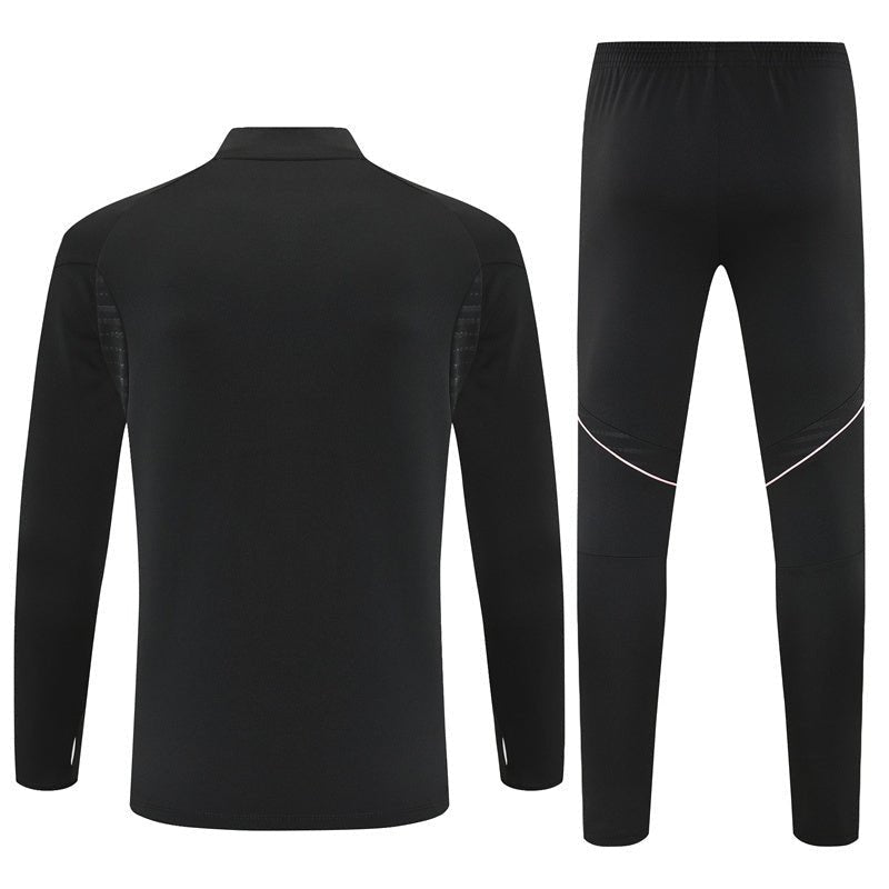 Strikers Club™ 2025/26 Juventus Black Premium Football Tracksuit