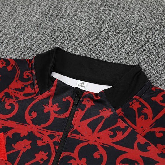 Strikers Club™ 2025/26 Liverpool Pre-Match Premium Football Tracksuit
