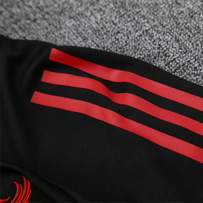 Strikers Club™ 2025/26 Liverpool Black Premium Football Tracksuit
