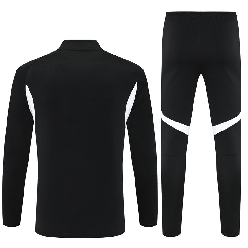 Strikers Club™ 2025/26 Liverpool Black Premium Football Tracksuit