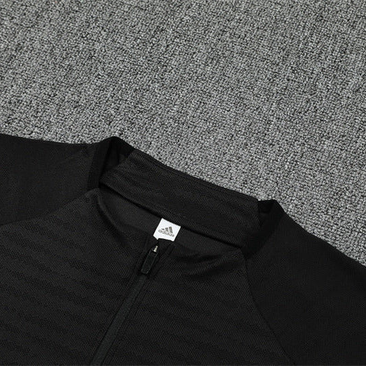Strikers Club™ 2025/26 Liverpool Black Premium Football Tracksuit