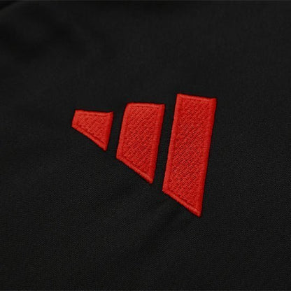 Strikers Club™ 2025/26 Liverpool Black Premium Football Tracksuit