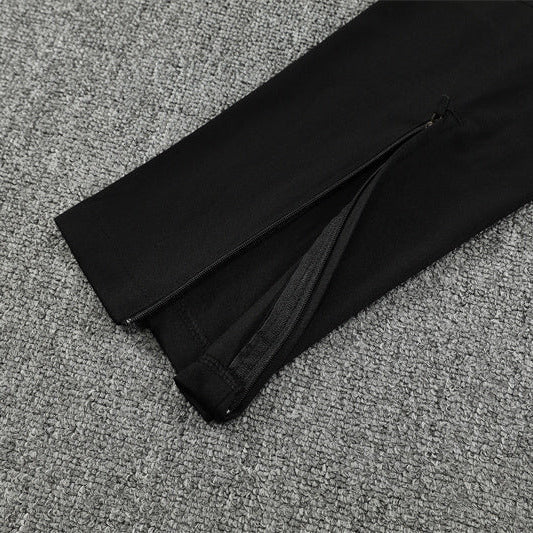 Strikers Club™ 2025/26 Liverpool Black Premium Football Tracksuit