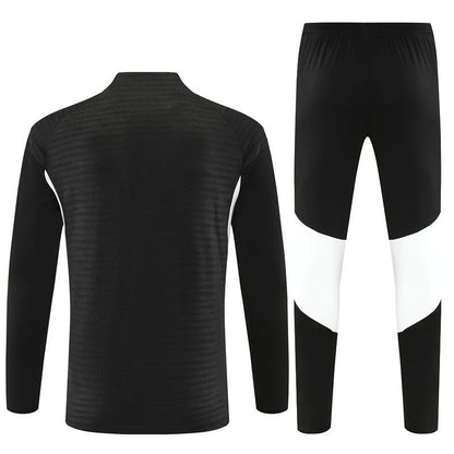 Strikers Club™ 2025/26 Liverpool Black Premium Football Tracksuit
