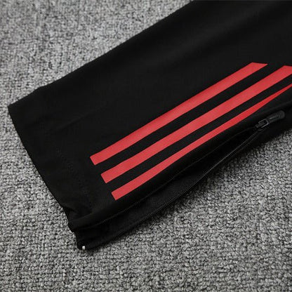 Strikers Club™ 2025/26 Liverpool Black Premium Football Tracksuit