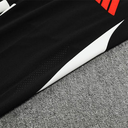 Strikers Club™ 2025/26 Liverpool Black Premium Football Tracksuit
