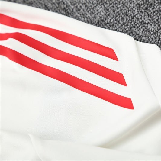 Strikers Club™ 2025/26 Liverpool White Premium Football Tracksuit