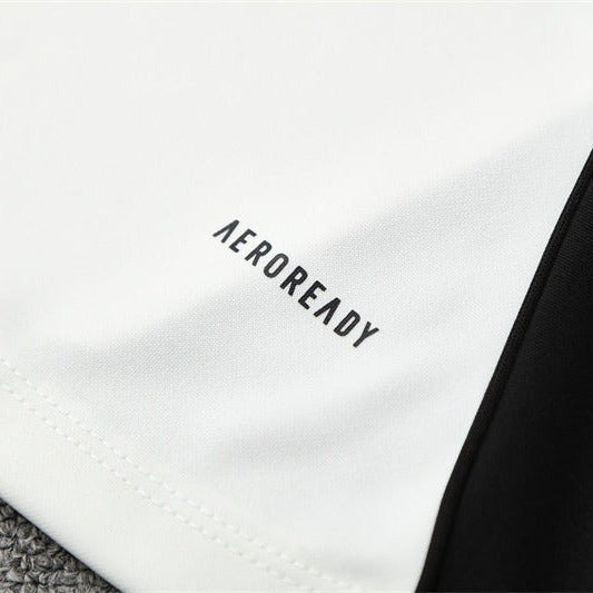 Strikers Club™ 2025/26 Liverpool White Premium Football Tracksuit