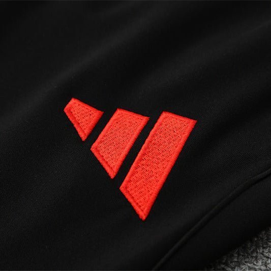 Strikers Club™ 2025/26 Liverpool White Premium Football Tracksuit