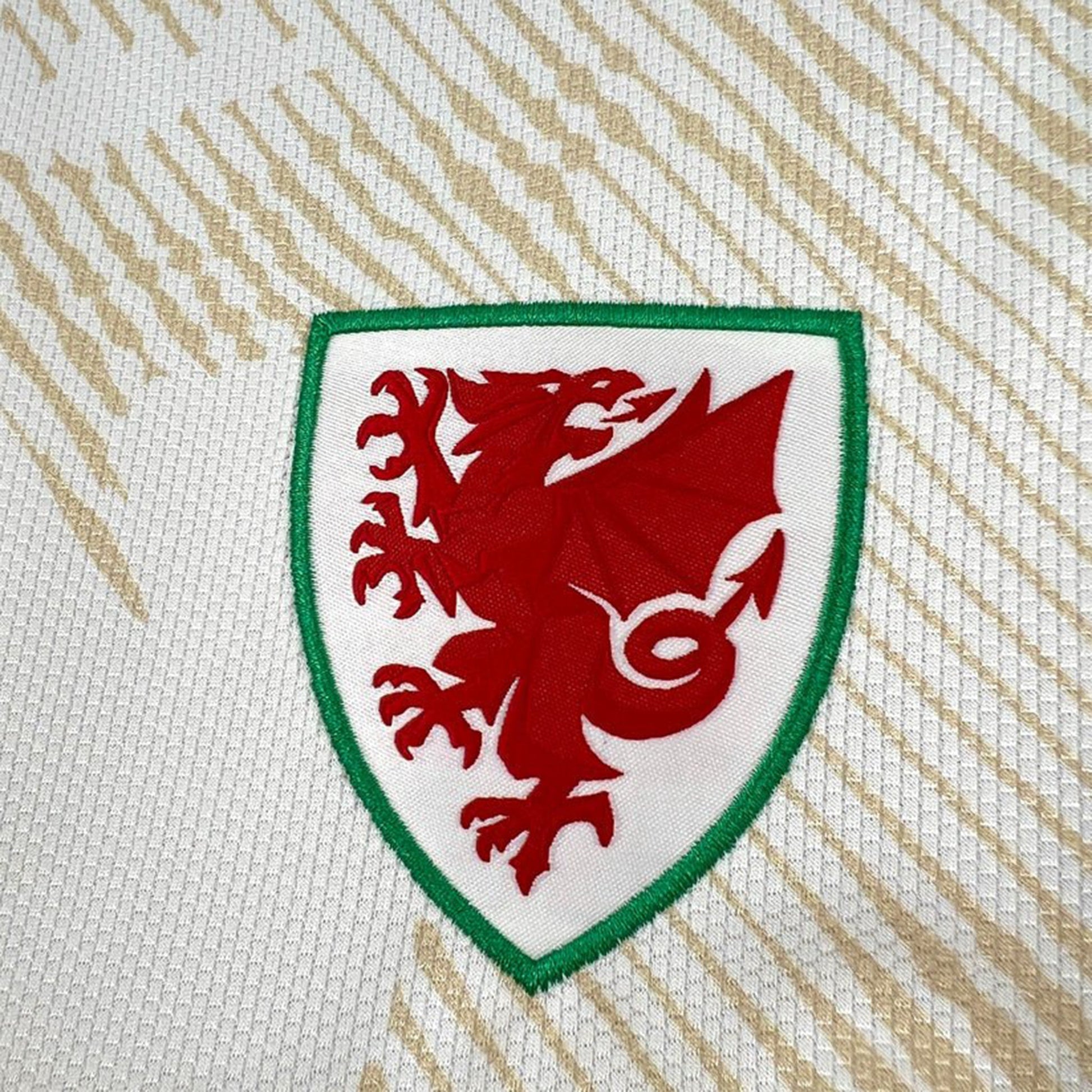 Strikers Club™ 2026 Wales Away Premium World Cup Soccer Kit
