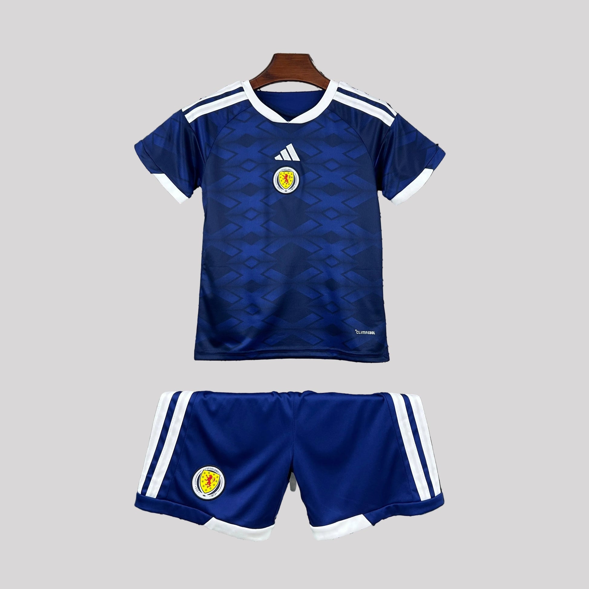 Strikers Club™ 2026 Scotland Home Kids Football Kit Set
