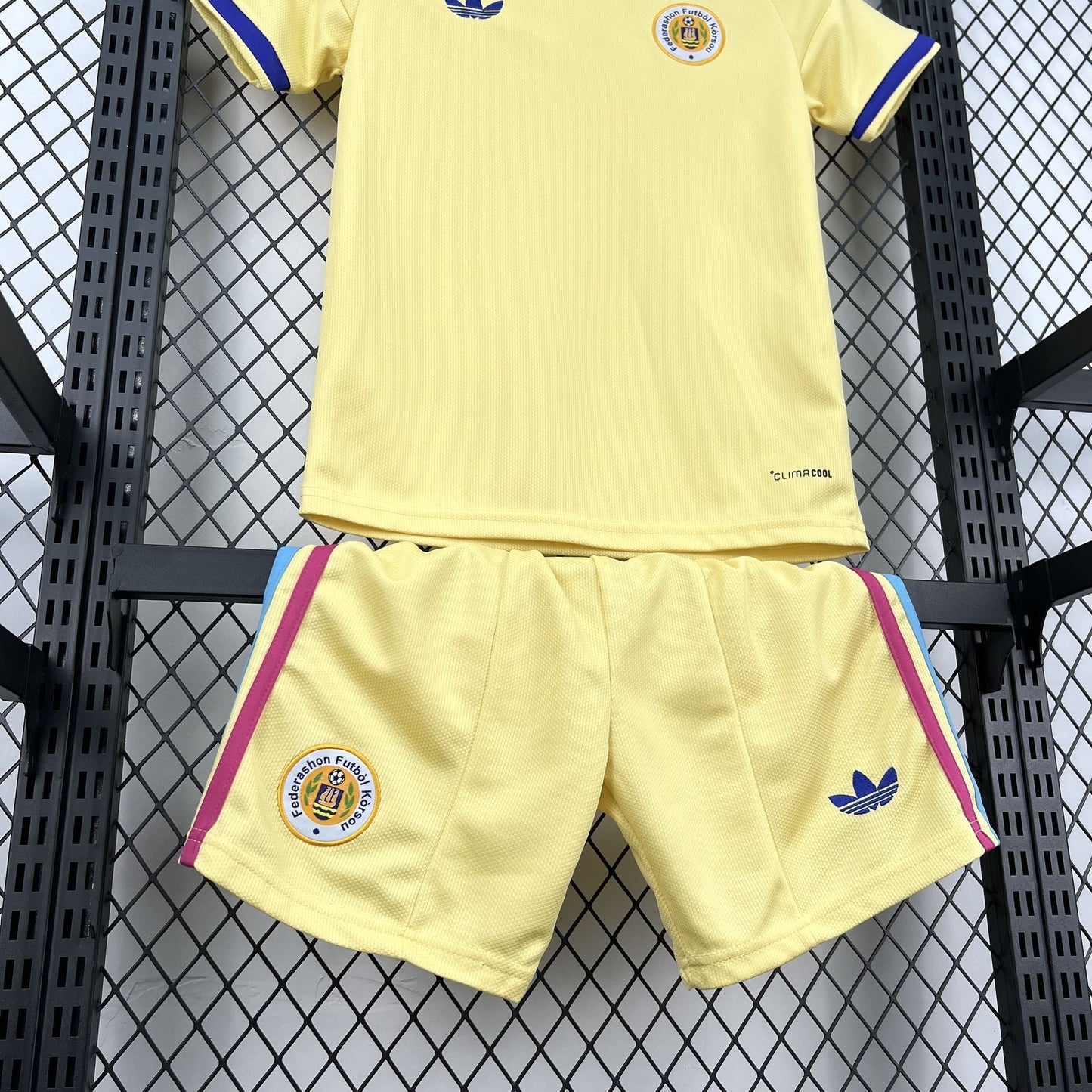 Strikers Club™ 2026 Curacao Away Kids Football Kit Set