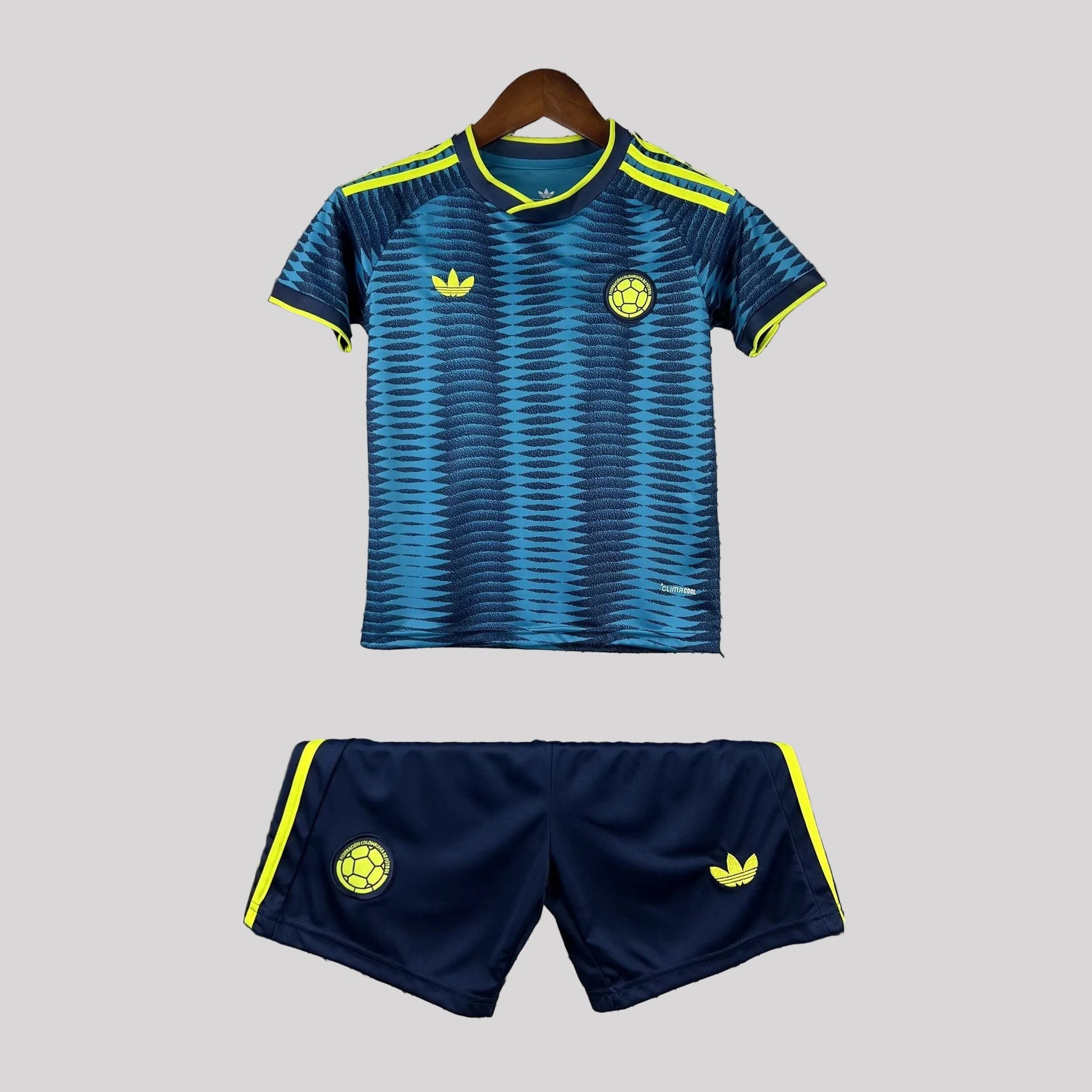 Strikers Club™ 2026 Colombia Away Kids Football Kit Set